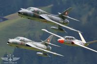 Der französische Fouga CM-170R Magister zusammen mit Schweizer Hunter Der französische Fouga CM-170R Magister zusammen mit Schweizer Hunter
