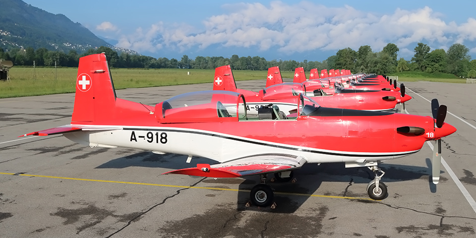 Militärflugplatz Locarno mit PC-7 Team Training