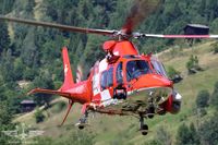 Die bewährte Agusta AW109 Da Vinci im Landeanflug